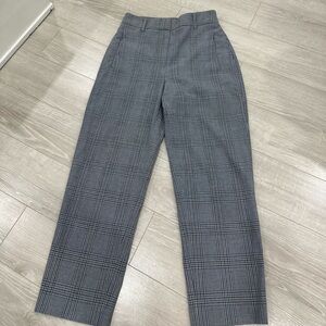 Aritzia trousers size 6